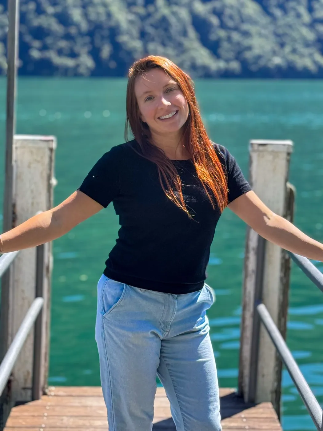 Giovanna Di Lecce davanti al lago